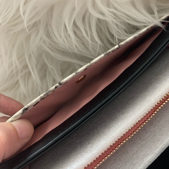 Dream Control Bee Wallet with Snakeskin Print - Picture 14 of 14